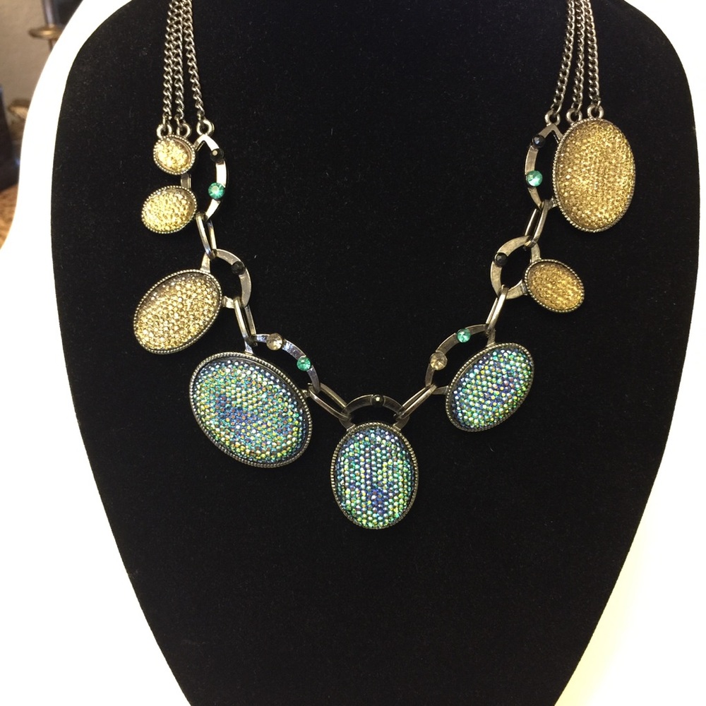 SPARKLING SAGE CRYSTAL GUNMETAL NECKLACE NWOT